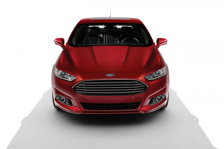  Ford Fusion 2013 года  (US) (фото 32 из 202)